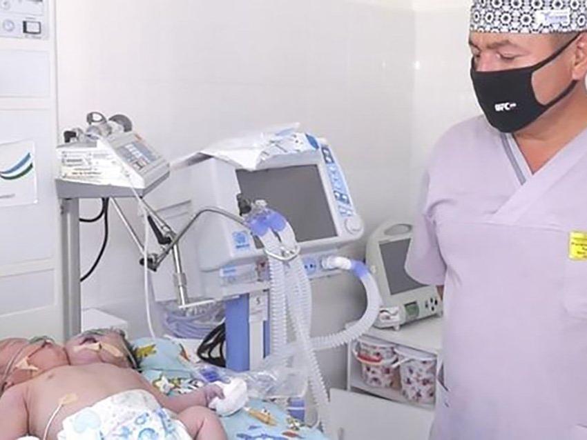 Özbekistan'da çift başlı bebek muamması: İki beden tek vücutta gelişti