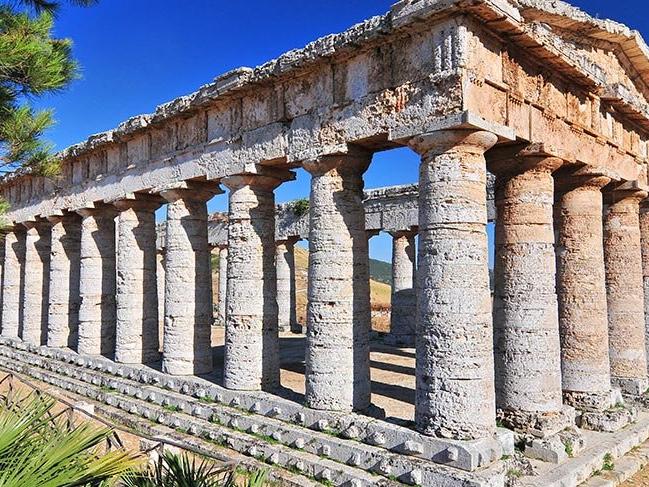 İtalya'daki antik Yunan tapınağı Segesta