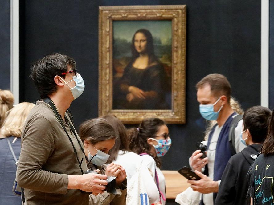 Louvre Müzesi yeniden ziyarete açıldı