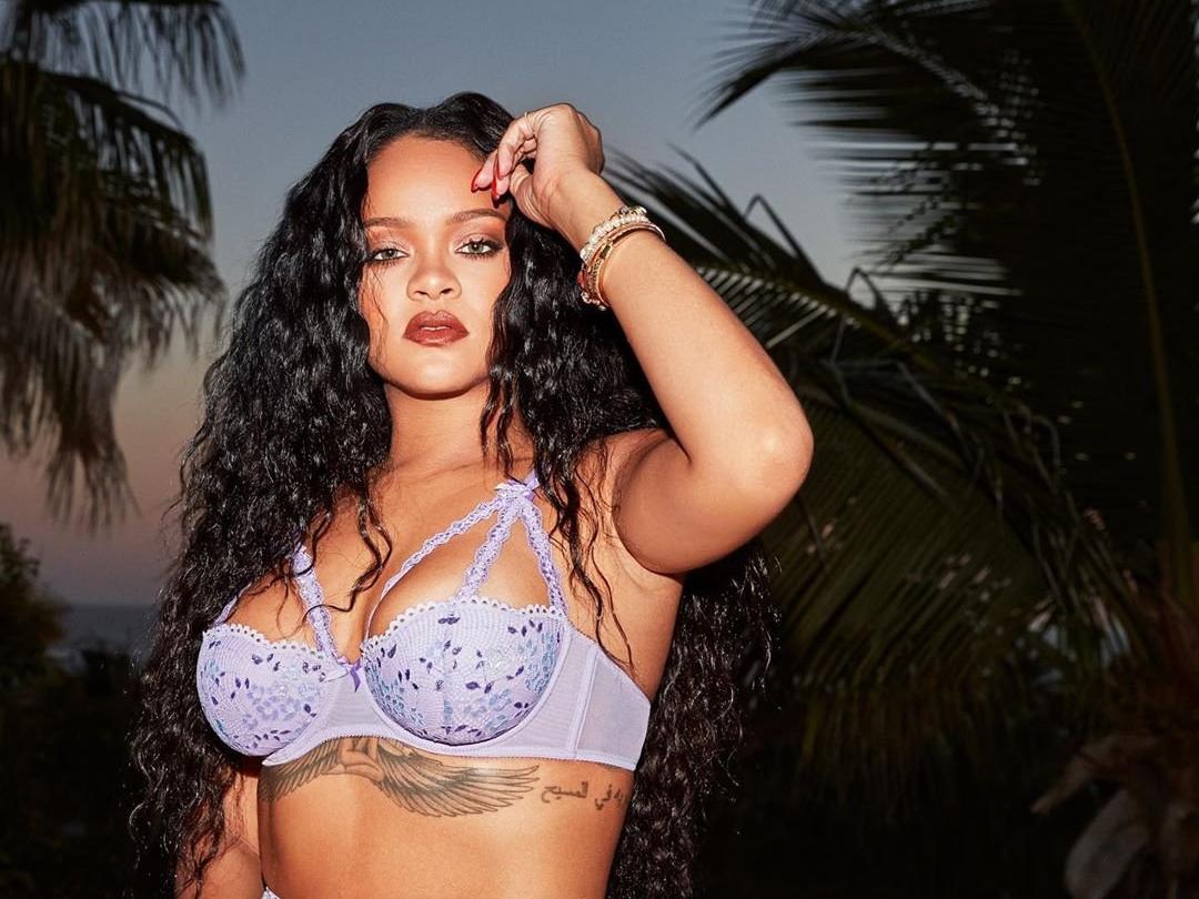 Rihanna iç çamaşırı markasının reklam çekiminde bizzat yer aldı