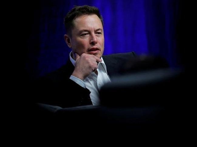 Elon Musk şort tasarladı, ürün anında tükendi