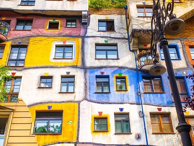 Viyana'nın sıradışı apartmanı Hundertwasser Evi