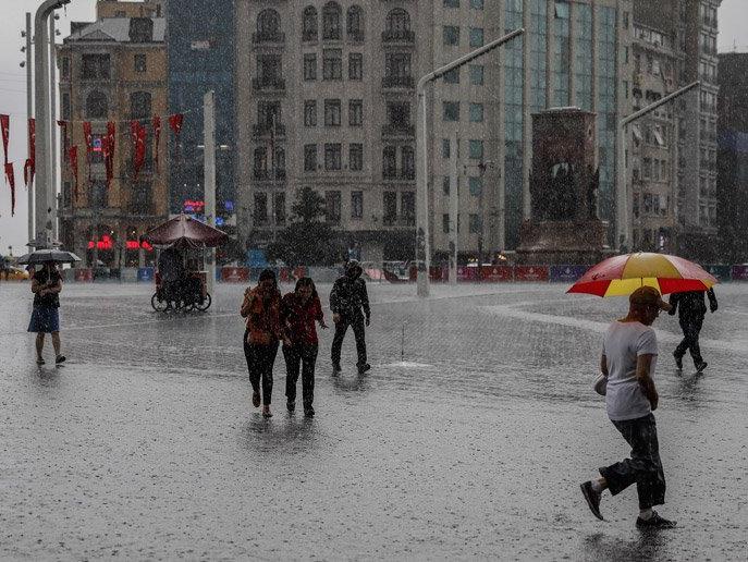 Meteoroloji'den sarı uyarı! İstanbul'a dolu ve sağanak...
