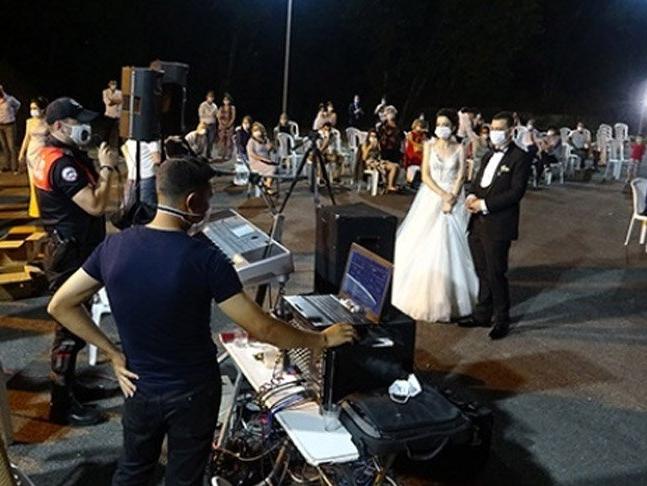 İzmir'de düğünlere corona virüsü ayarı!