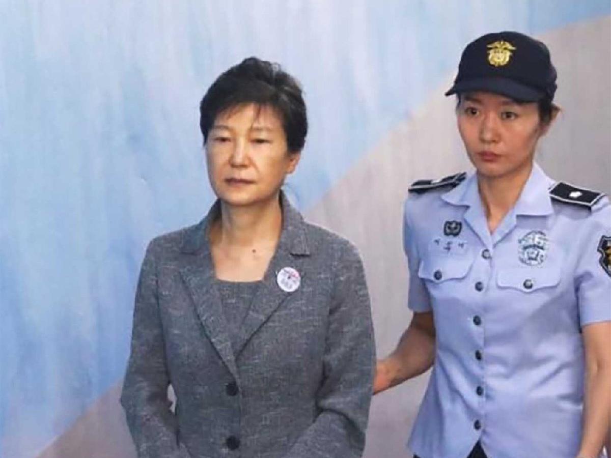 Güney Kore eski Cumhurbaşkanı Park Geun-hye'ye 20 yıl hapis cezası