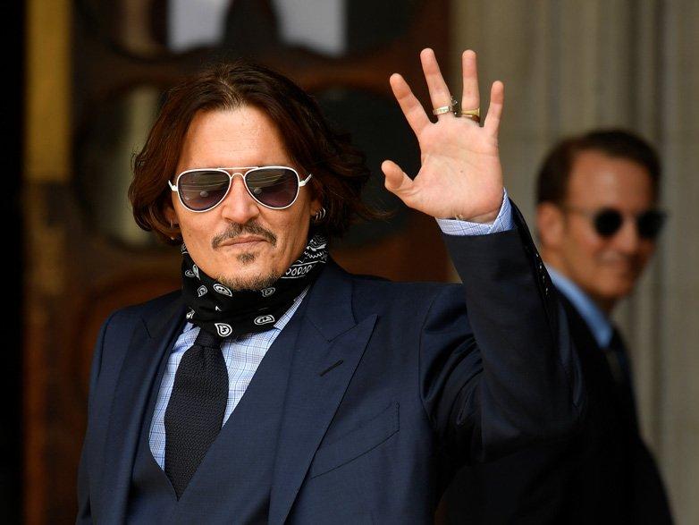 Ünlü çiftin davasında skandal kare: Johnny Depp'i gizlice çekmiş