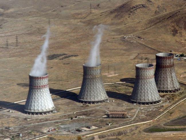 Ermenistan'ın tehdidinin ardından Azerbaycan da nükleer tesisi vurmakla yanıt verdi