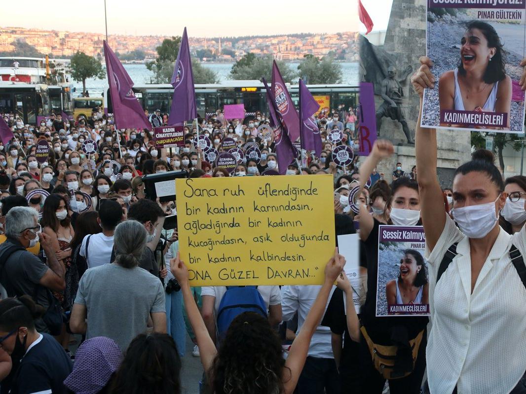 İstanbul'da Pınar Gültekin eylemi! Ünlüler de katıldı