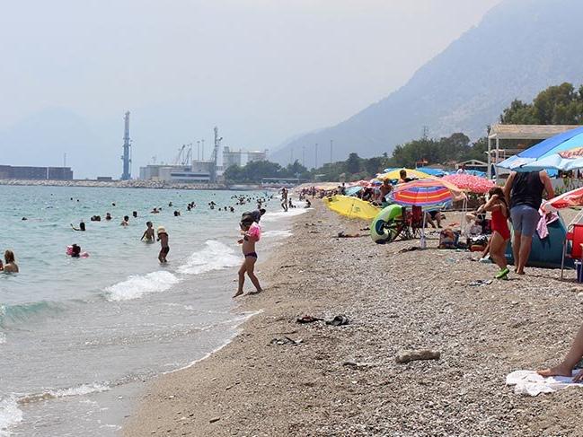 Antalya'da deniz suyu, havadan sıcak
