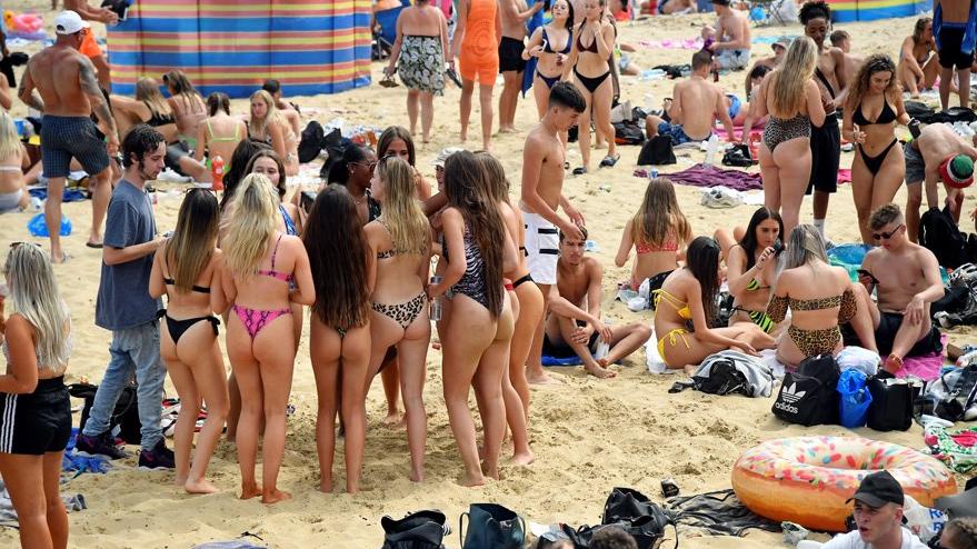 Flaş corona virüsü yorumu: Gençler plajlara gidince vaka sayıları arttı