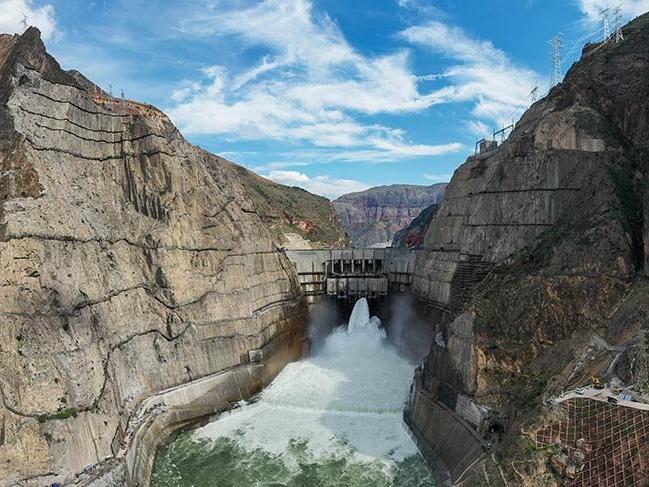 Dünyanın en ince kemer barajı Wudongde Hidroelektrik Santrali