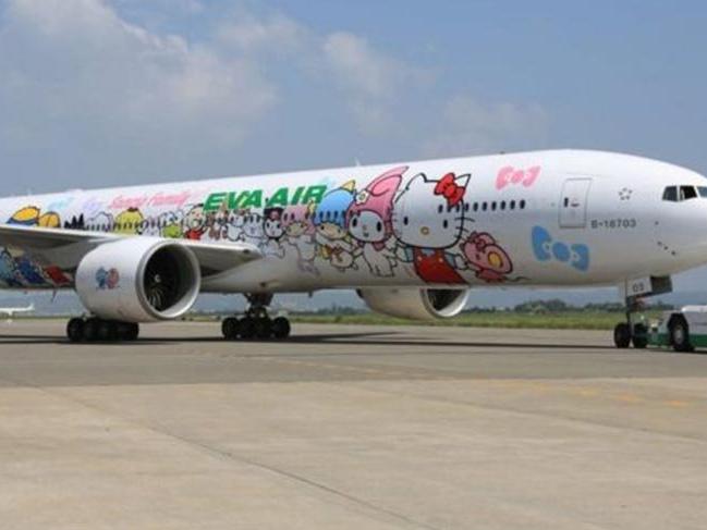 Tayvan'da uçak yolculuğunu özleyenlere hizmet: 180 dolara Hello Kitty uçağıyla ülke turu