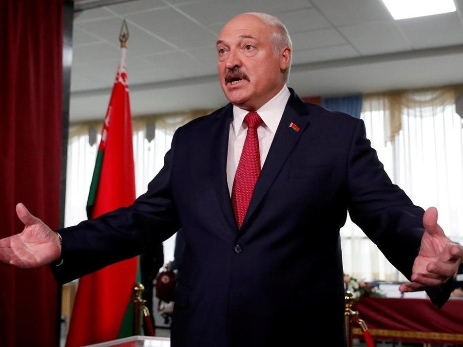 Lukaşenko: Virüs bana kasıtlı olarak bulaştırıldı