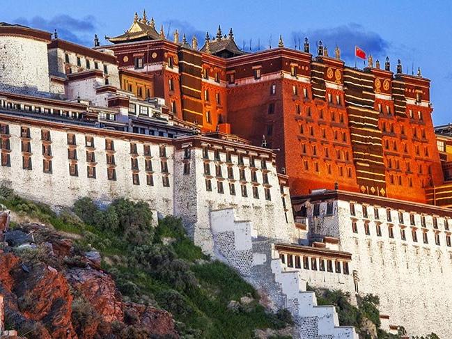 Tibet'in 7. yüzyıldan kalma sarayı Potala