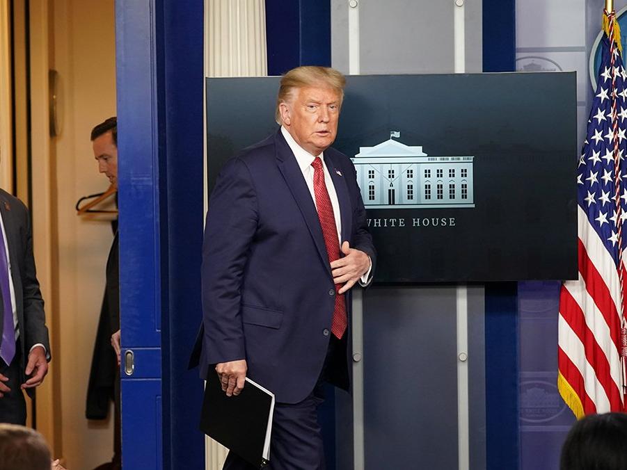 Beyaz Saray'da saldırı alarmı! Trump, basın toplantısında güvenlik ekibi tarafından salondan çıkarıldı