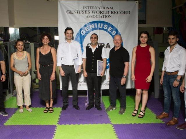 Türk piyanistten dünya rekoru