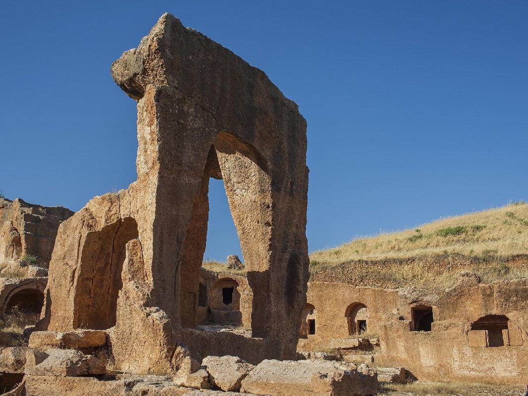 Dara Antik Kenti'nde dünyada benzeri olmayan galeri mezara ilgi