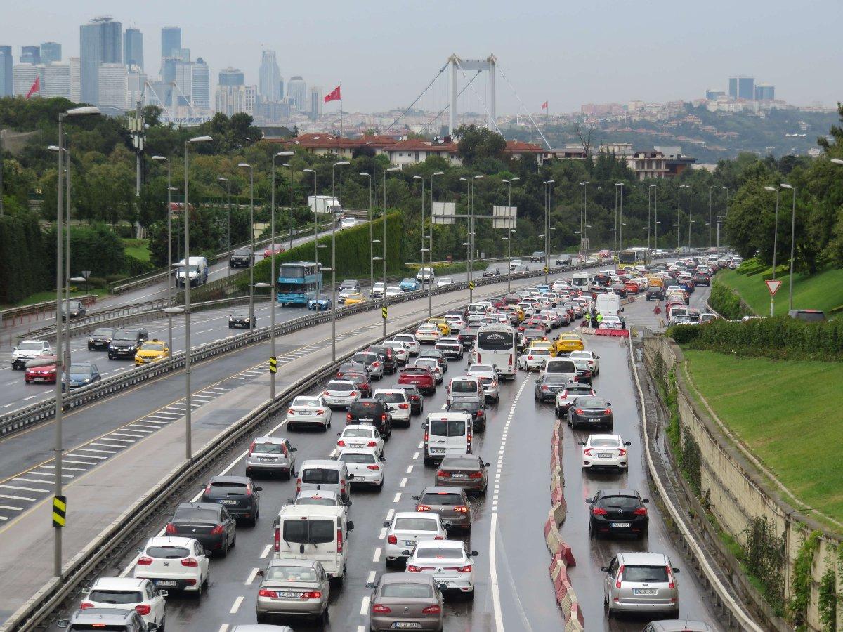 Anadolu Yakası'nda yağış sonrası trafik yoğunluğu