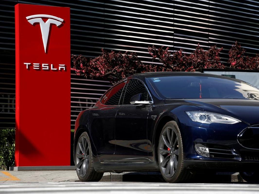 Tesla'nın hissesi 2 bin dolar barajını aştı