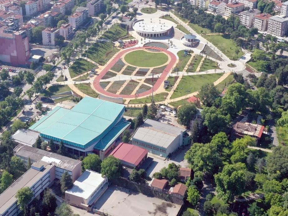 Bursa Atatürk Spor Salonu’nun yıkımı başladı