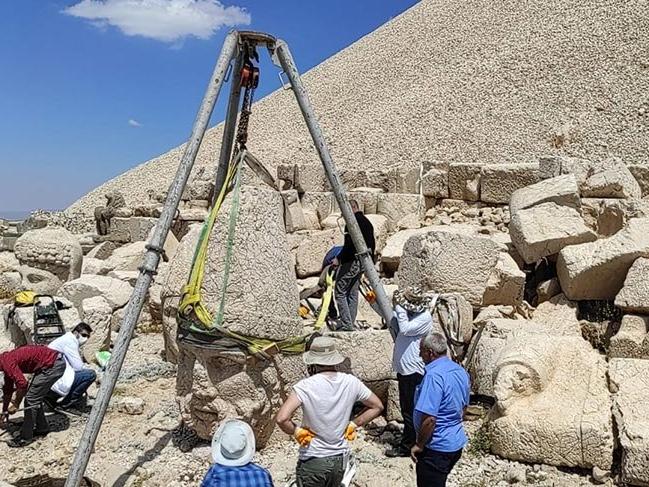 Nemrut Dağı'ndaki 2 bin 60 yıllık heykel kurtarıldı