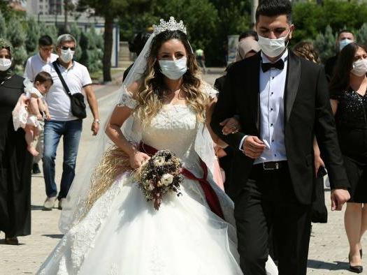 Türkiye'nin corona virüsüyle mücadelesi gündem oldu: Virüsü yenmek için sıradışı yöntem