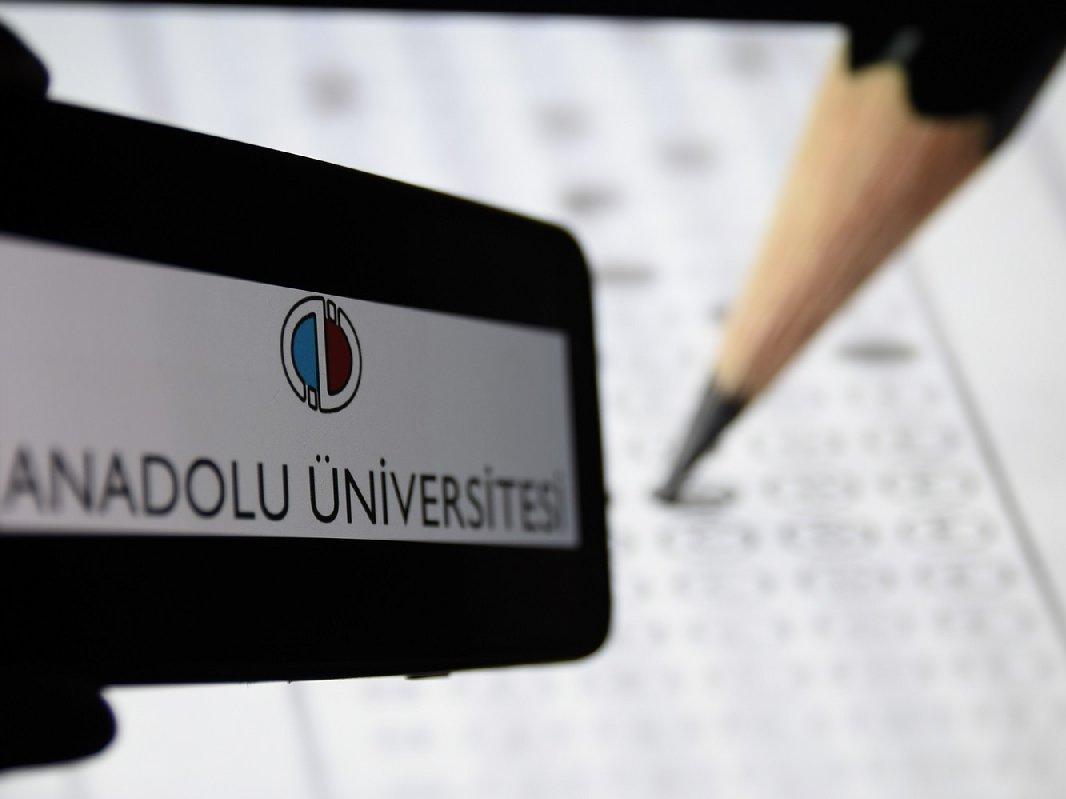 AÖF kayıt başvuru işlemleri neler? Anadolu Üniversitesi 2020 2021 AÖF kayıt ücretleri ne kadar?