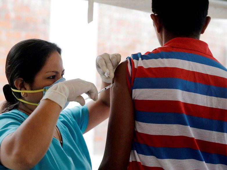 Corona virüsü aşısıyla ilgili tartışma yaratan açıklama: Testten önce onay çıkabilir