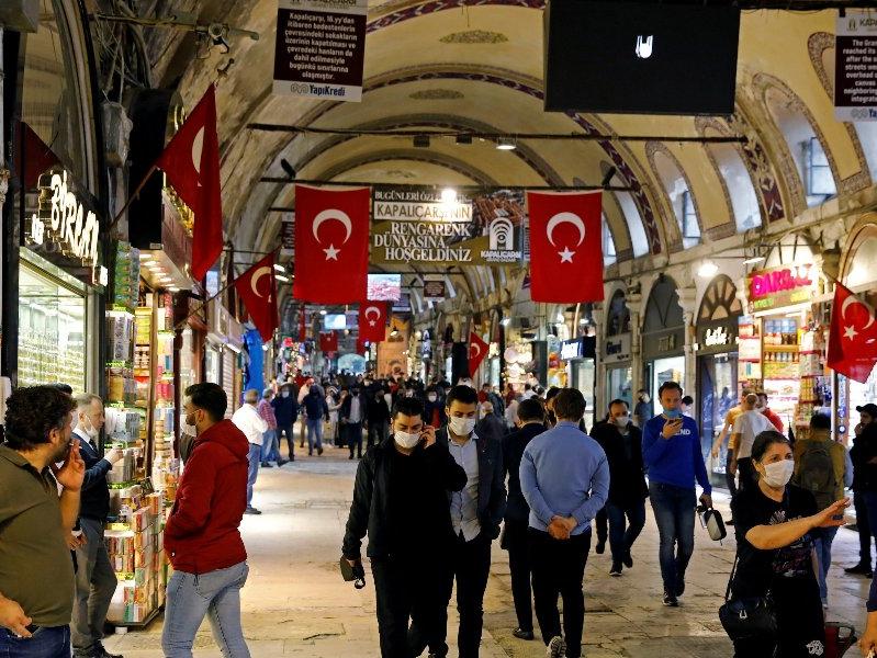 Bloomberg: Salgının Türk ekonomisine hasarı beklenenden az oldu