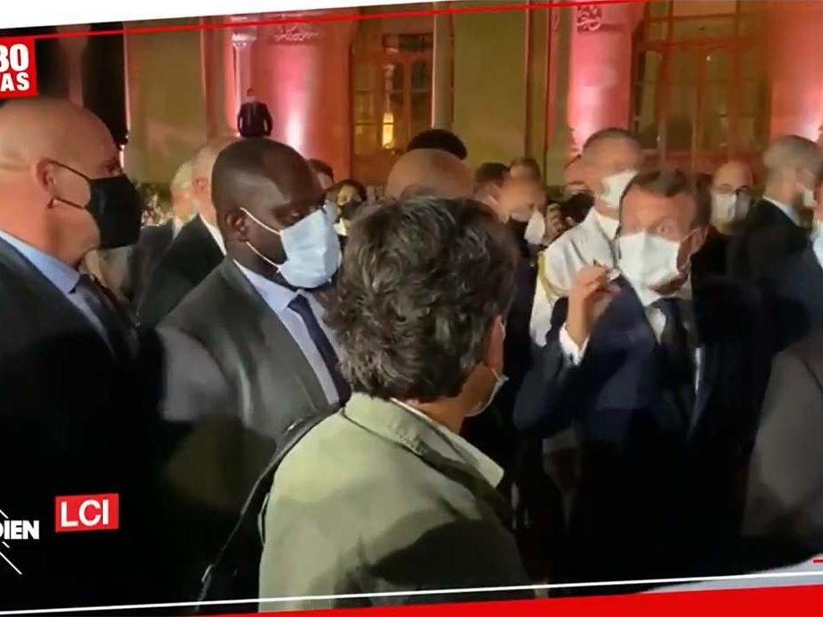 Macron, gazeteciyi haberi için azarladı