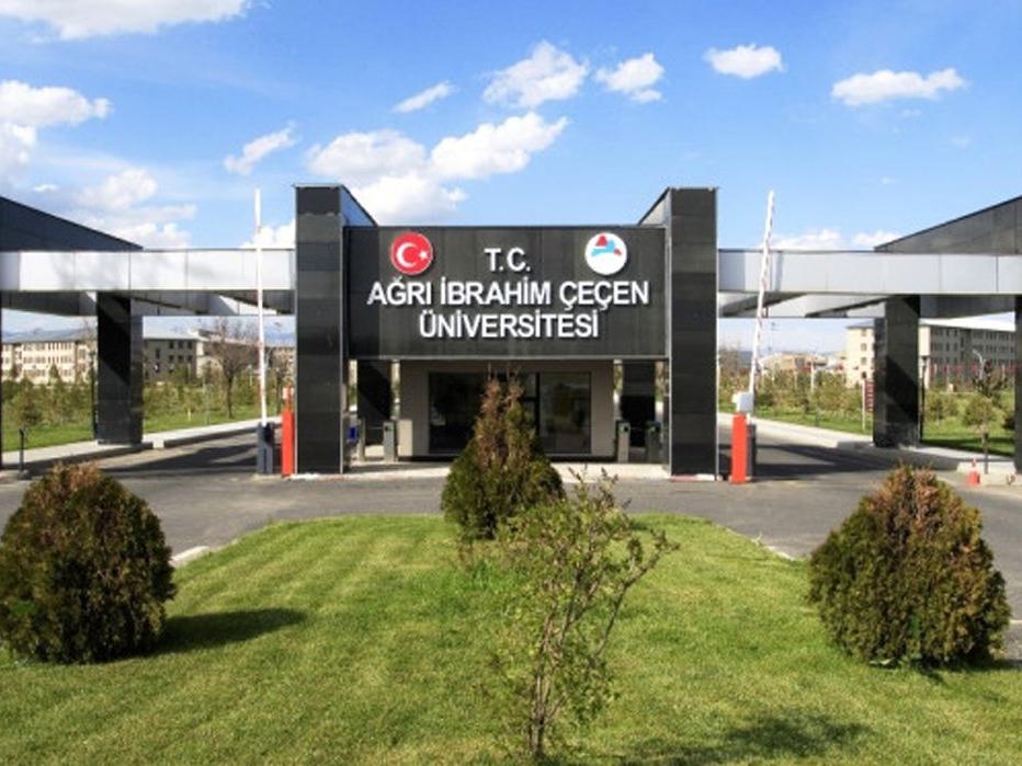 Türk Eczacılar Birliği'nden üniversitenin kadro ilanına tepki