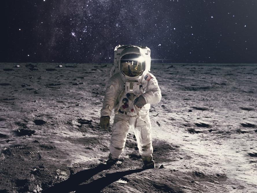 NASA'dan dikkat çeken teklif! Ay'dan kiloyla taş toprak alacak