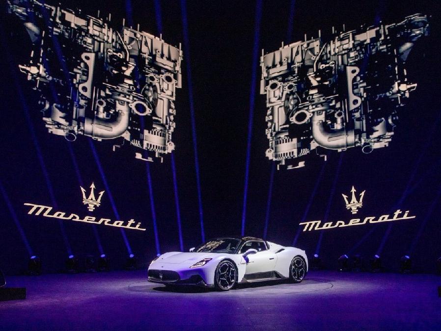 Maserati'nin 15 yıl sonra gelen spor otomobili!