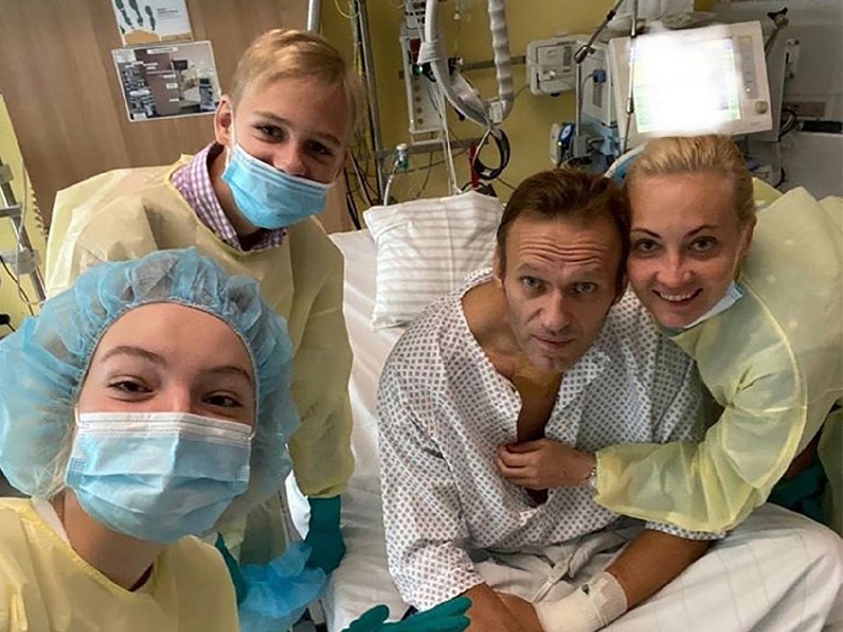 Navalni'den haftalar sonra ilk kare! Hastaneden paylaştı: Nefes alabiliyorum