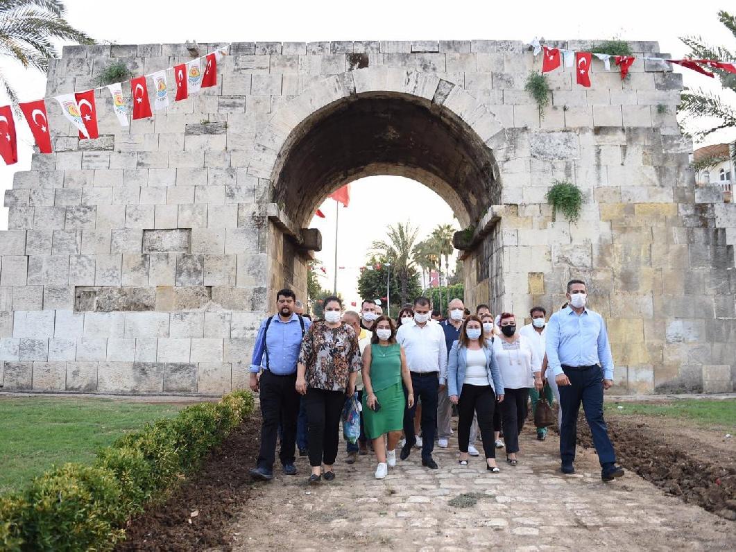 Tarsus'ta 'Turizm Rotası Yürüyüşü' gerçekleştirildi