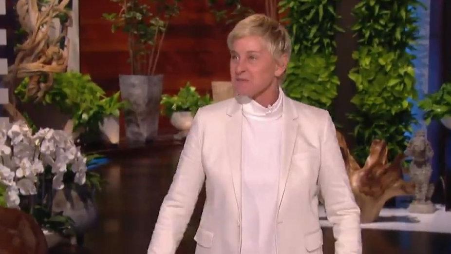 Ellen özür dileyerek geri döndü