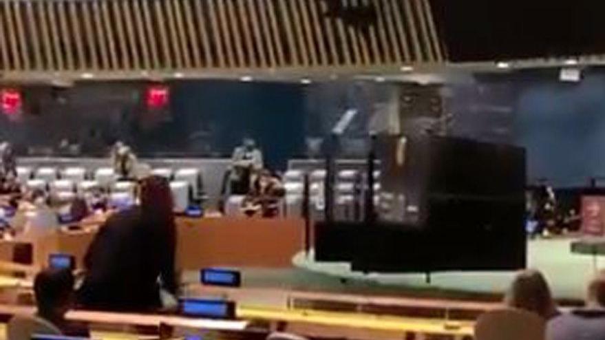BM'de rezillik: Erdoğan konuşurken salonu terk etti