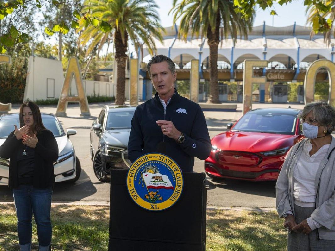 Kaliforniya'da elektrikli otomobil tartışması
