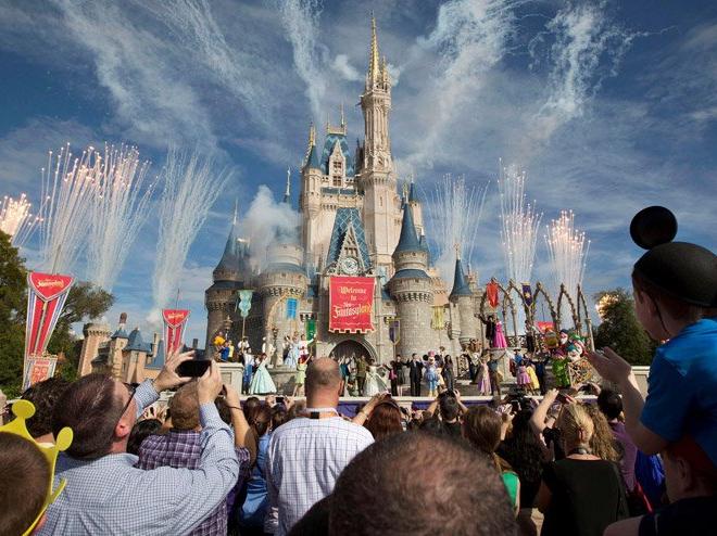 Disneyland’da 28 bin kişi işsiz kalacak!