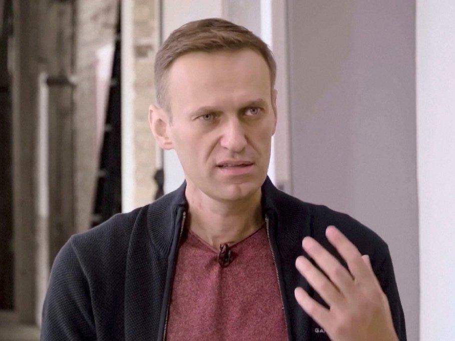 Ölümden dönen Rus muhalif Navalni: Zehir çıkmasın diye beklettiler