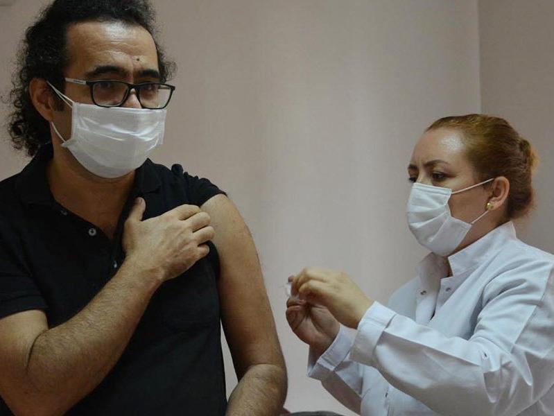 Çin'den gelen corona aşısı, Tepecik Hastanesi'nde de uygulanıyor