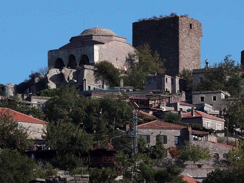 'Ölümsüz kent Assos'a ziyaretçi akını