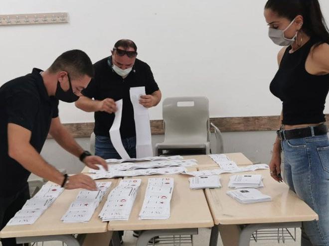 Kıbrıs'ta Cumhurbaşkanlığı seçimi 2. tura kaldı