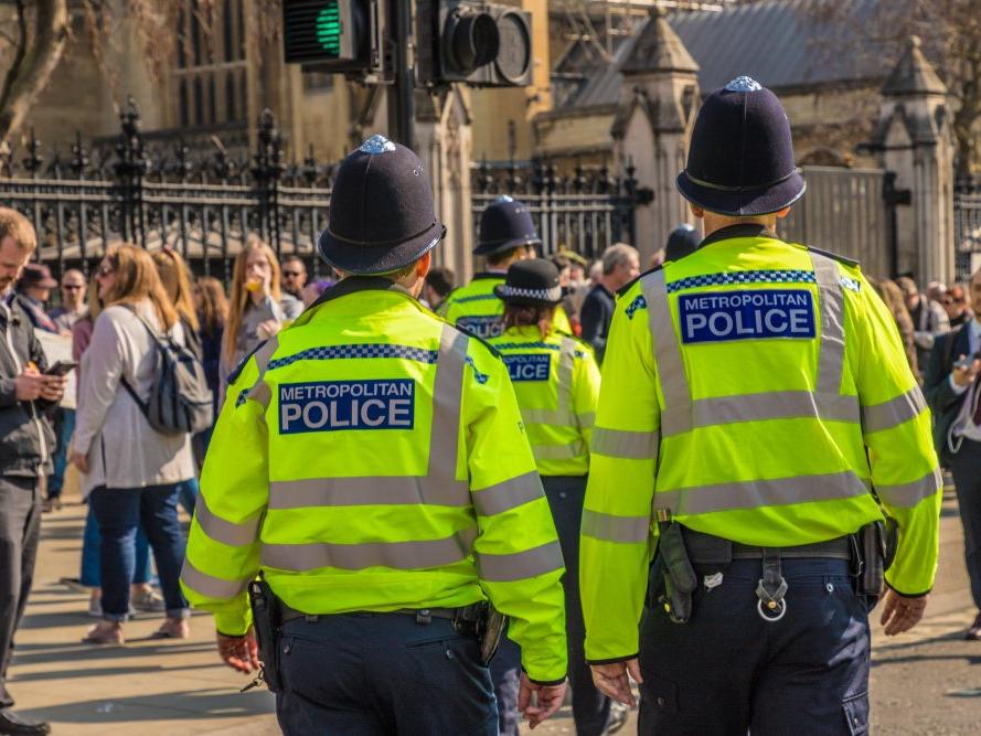 İngiltere'de gizli polislere görev için cinsel ilişki serbest: Görev zora girerse...