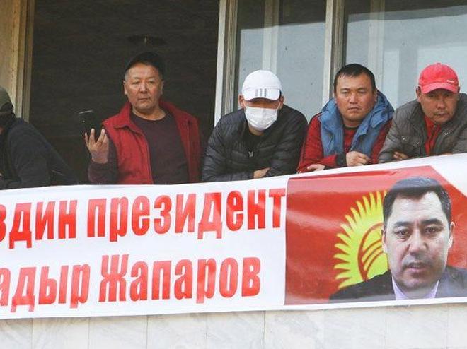Kırgızistan'da yeni gelişme! Japarov: Yetkiler bana devredildi