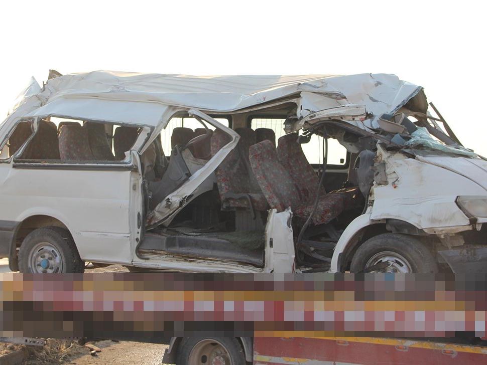 İşçi minibüsü kaza yaptı: 2 ölü, 20 yaralı