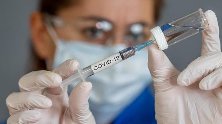 Corona aşısı denemelerinden kötü haber! Bir gönüllü hayatını kaybetti
