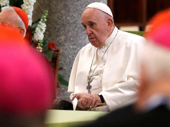 Papa Francis: Eşcinseller de aile kurma hakkına sahiptir