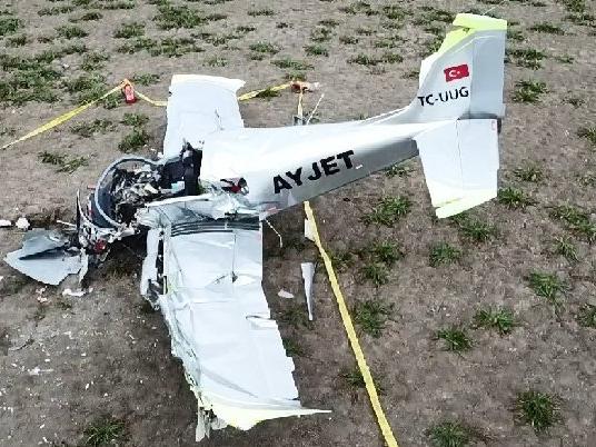 Düşen eğitim uçağının pilotu hayatını kaybetti