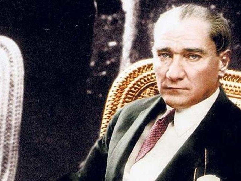 Peyami Safa’nın Atatürk’e övgüsünü abartı saydılar